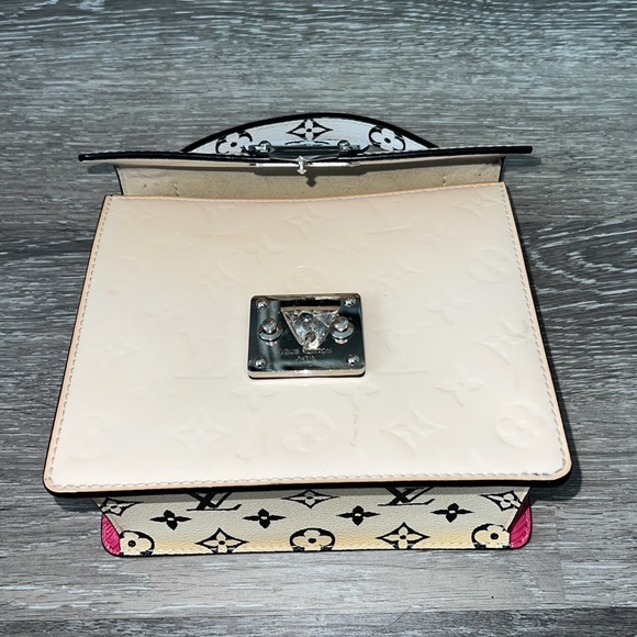 Louis Vuitton Vernis Spring Street Creme Pink White PM M90454 - Picture 11 of 15